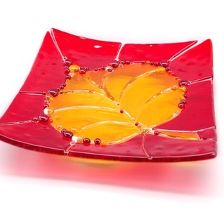 Декоративная тарелка из художественного стекла 